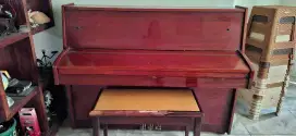 Piano klasik bekas