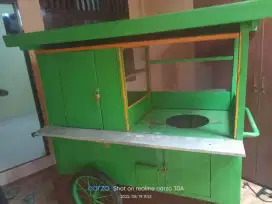 Gerobak serbaguna bekas