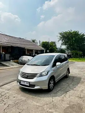 Honda Freed 2010 Bensin