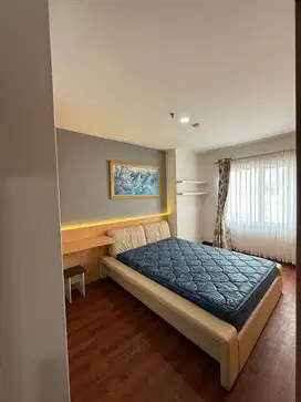 Disewakan Apartemen Cosmo Mansion Residence 3BR/Cozy Furnish
