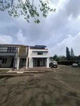 Rumah Secondary tanah Luas di Legenda Wisata Cibubur, Bogor Jawa Barat