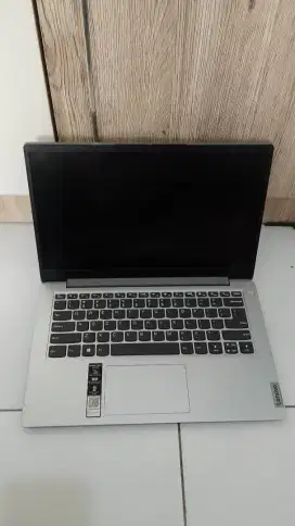 Laptop Lenovo Ideapad slim, RAM 4gb, SSD 256gb