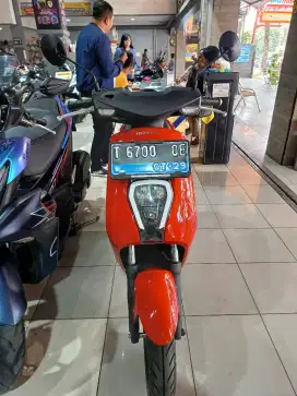 EM1 e Plus + Charger 2024 - SRI SANJAYA MOTOR