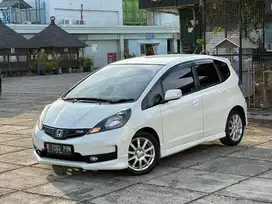 MURAH ! DP10jt JAZZ RS AT MATIC 2014 GE8
