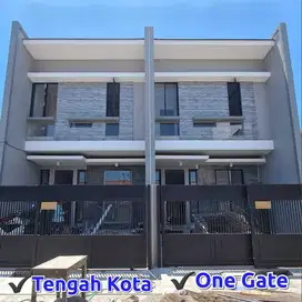 Rumah Baru Klampis Semolo Lokasi Strategis di Tengah Kota  Surabaya