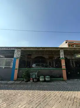 RUMAH DI KELURAHAN MAD, SAMBIKEREP SURABAYA