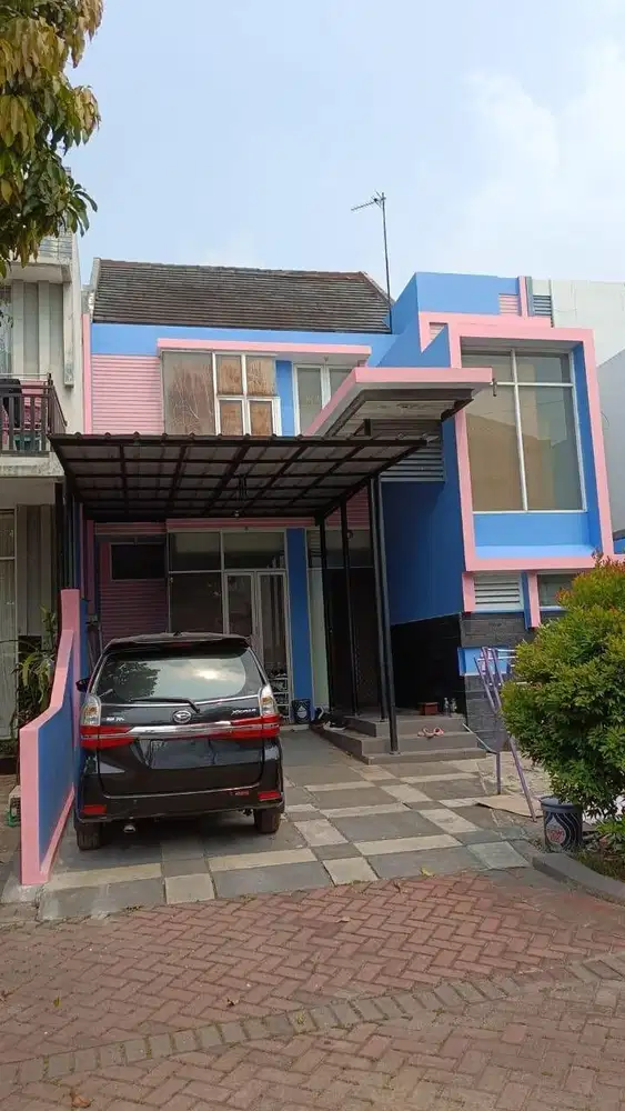 Rumah royal serpong village, selangkah ke mall wtc matahari serpong