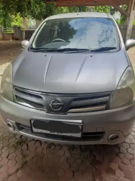 Nissan grand LIVINA