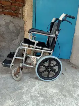 Kursi bekas layak pakai