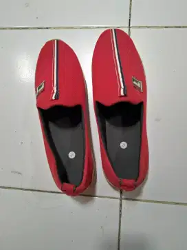 Sepatu wanita buat jalan - jalan