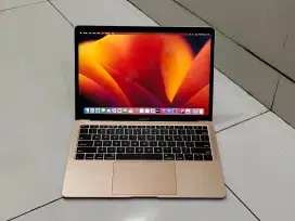 Macbook air retina 2019 Intel core i5 ram 8 gb SSD 256 gb