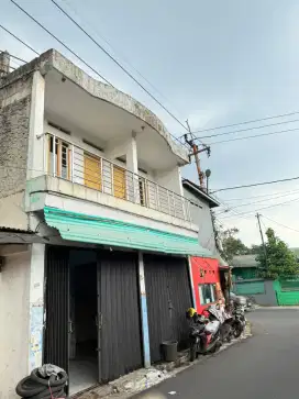 Di jual ruko lantai