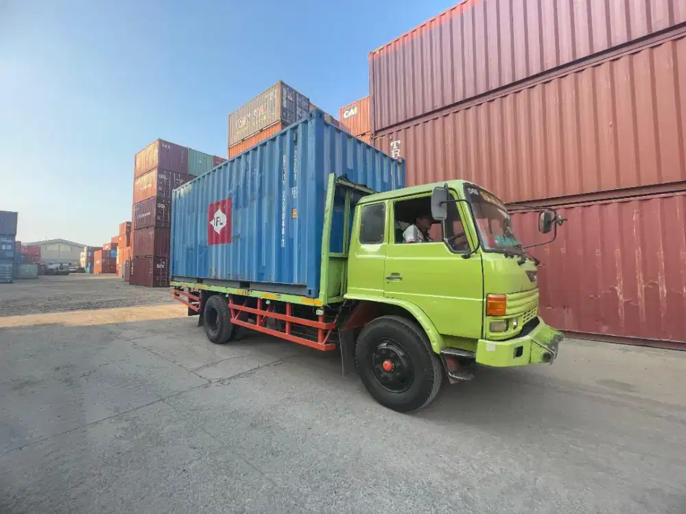 Menjual Container Bekas 20ft dry dan office