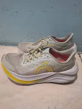 Ortuseight Hyperblast 2.0 Size 42 27cm, pemakaian ±300km