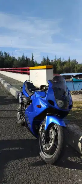 Di jual cepat Ninja zx 2004 (CBU) Nego tipis