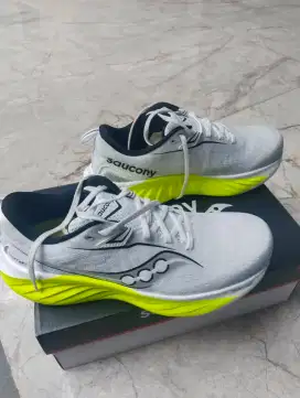 FOR SALE SEPATU SAUCONY ORIGINAL LIKE NEW