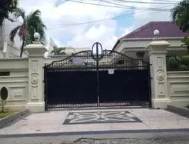 RUMAH MEWAH 1 LANTAI SEMI FURNISHED SIAP HUNI, AREA JEMUR
