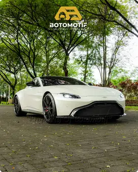 Aston Martin Vantage 4.0 V8 Coupe 2019 Platinum White Metallic