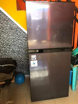 Kulkas Toshiba 2 pintu