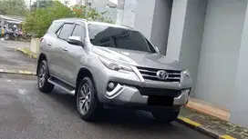 [ LOW KM ] Toyota Fortuner 2.7 SRZ Bensin AT Silver NIK 2016/2017