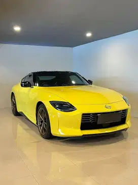 Nissan Fairlady Z Proto 2023/2024 Yellow on Black