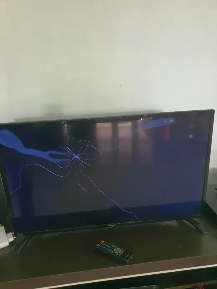 Tv Sharp AQuos 32 inc MINUS