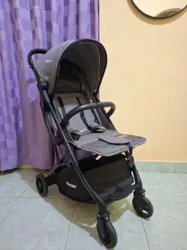 STROLLER BAYI MERK BABY DOES