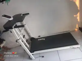 Alat lari manual murah masih bagus. Baru 1 th.