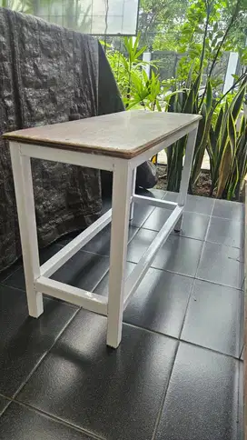 Dijual Kursi Panjang Bahan Besi dan Dudukan Kayu - p 80 x l 30 x t 50