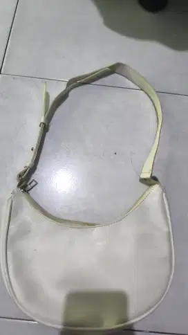 sling bag wanita bekas