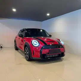 Mini Cooper S 5-Door 2.0 Red 2023/2024
