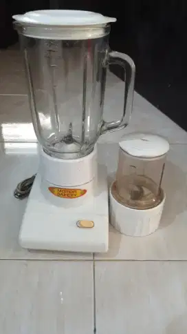 Blender miyako gelas kaca