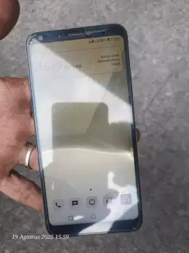 Handphone LG Q6+