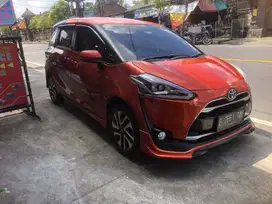 Toyota Sienta 1.5Q Automatic 2017 Orange Metalic