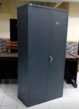 Lemari Besi 2 Pintu Swing VIP V-202