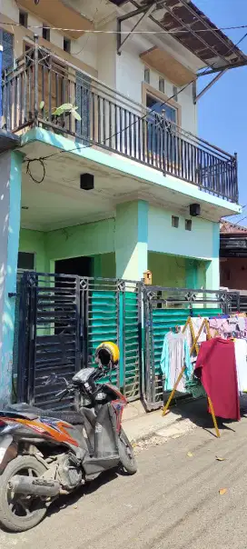Di jual cepat rumah 2 lantai