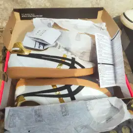 Onitsuka tokuten gold