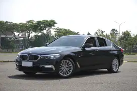 BMW 530i G30
Luxury B48 2018