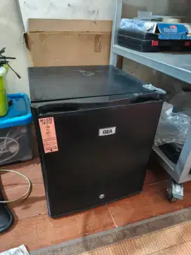 Kulkas mini bar kos kosan