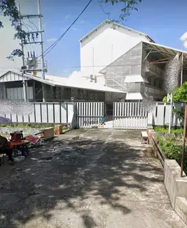 Disewakan Gedung Baru di Raya Kendangsari Tenggilis 3 Lantai