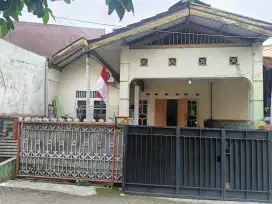 Di Sewa Rumah di perumahan puri nirwana 2