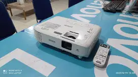 PROYEKTOR EPSON EB-X400 SPEK TINGGI XGA/HDMI 3300 ANSI MULUS