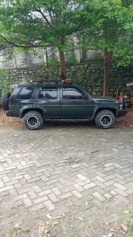 Nissan Terrano 96
