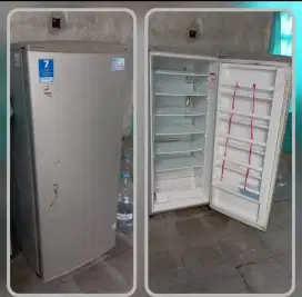 Freezer AQUA 6 Rak + 1 Laci kondisi Normal.  #Perum2Tangerang