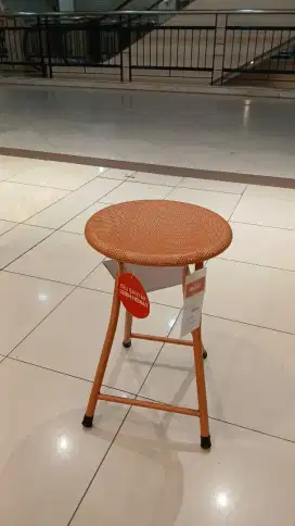 Vilo folding chair