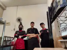 Lowongan Waiters di Restoran untuk Cewek