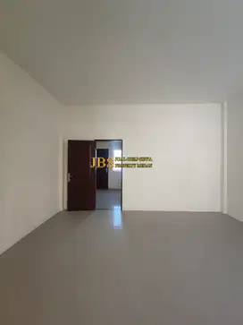 Dijual Townhouse 3,5 Tingkat di Komplek Cemara Asri  Cluster Diamond