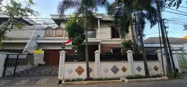 Dijual Rumah Strategis di Kemang Timur Jakarta Selatan