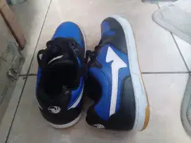Sepatu specs amazon series uk 41