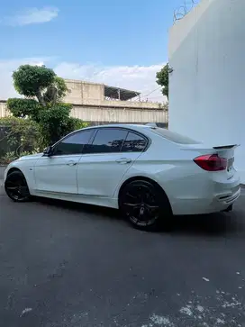 BMW 320i 2017 Bensin